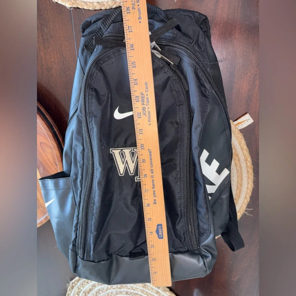 WAKE FOREST NIKE BACKPACK BOOKBAG LARGE VERY NICE CONDITION